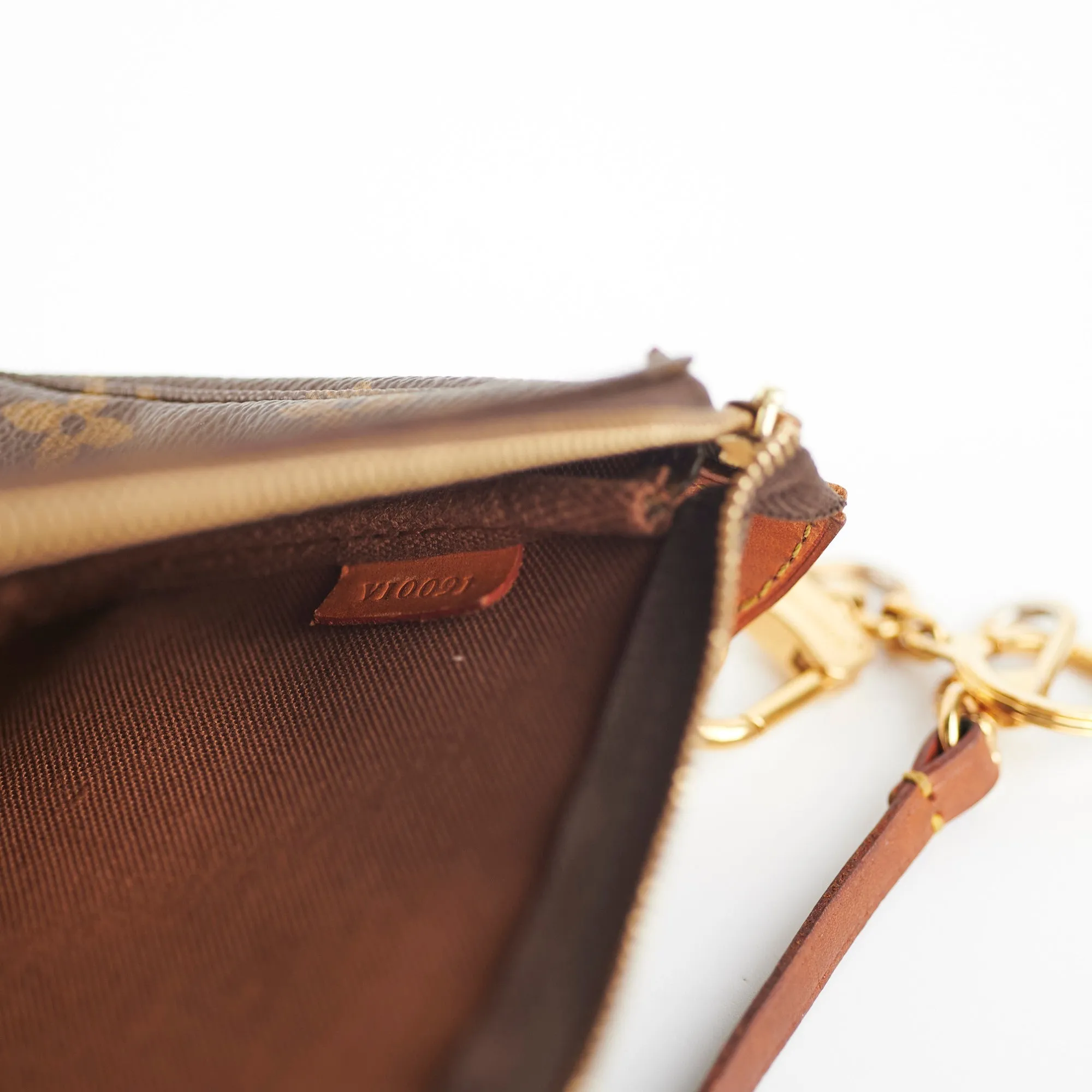 Louis Vuitton Pochette Accessories Monogram